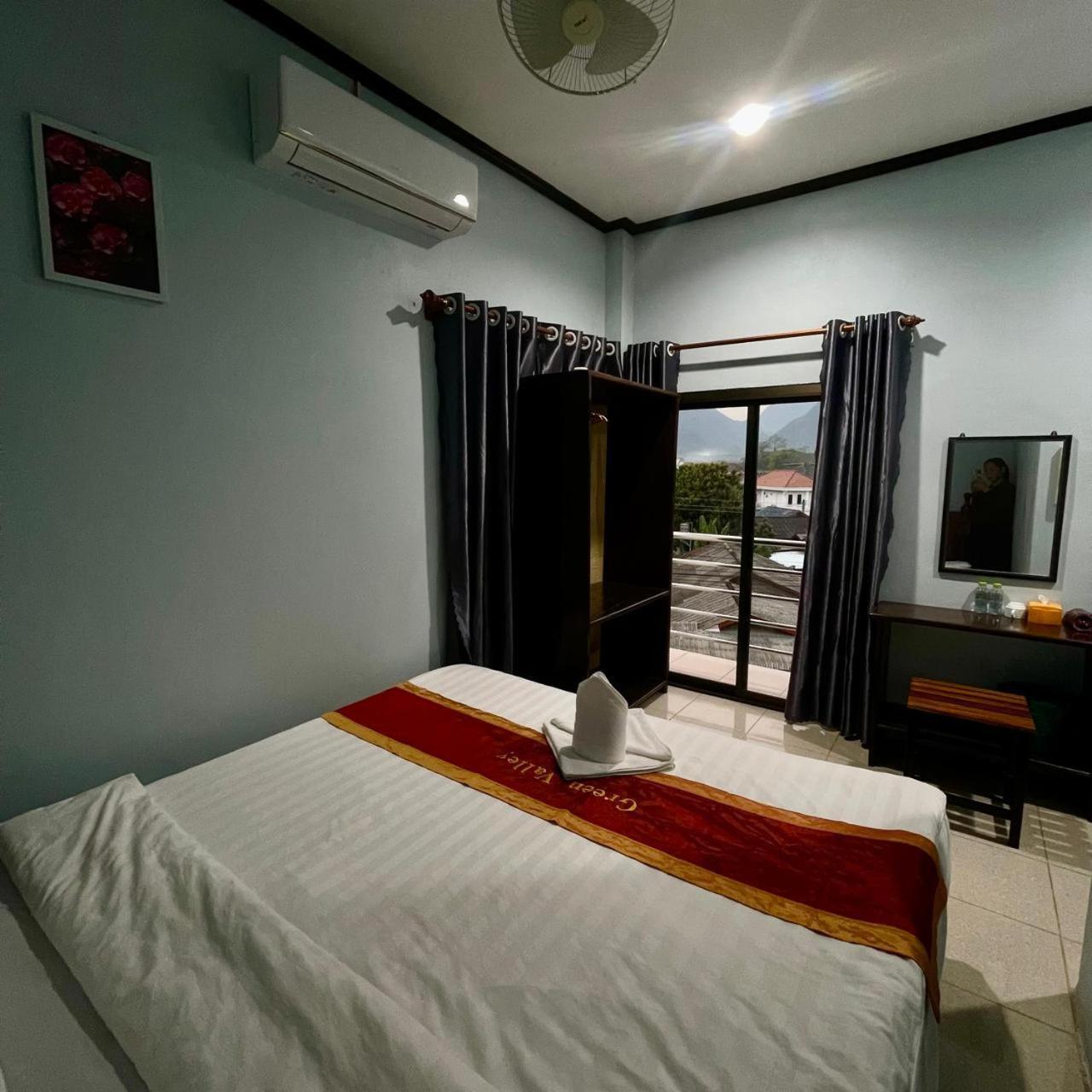 Smile Guesthouse Vangvieng Vang Vieng Exterior foto