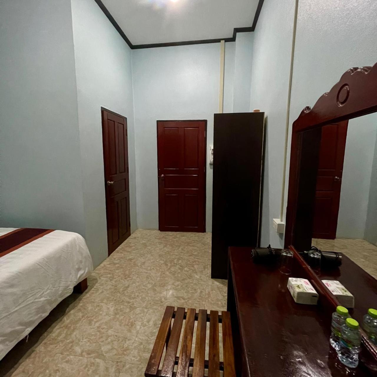 Smile Guesthouse Vangvieng Vang Vieng Exterior foto